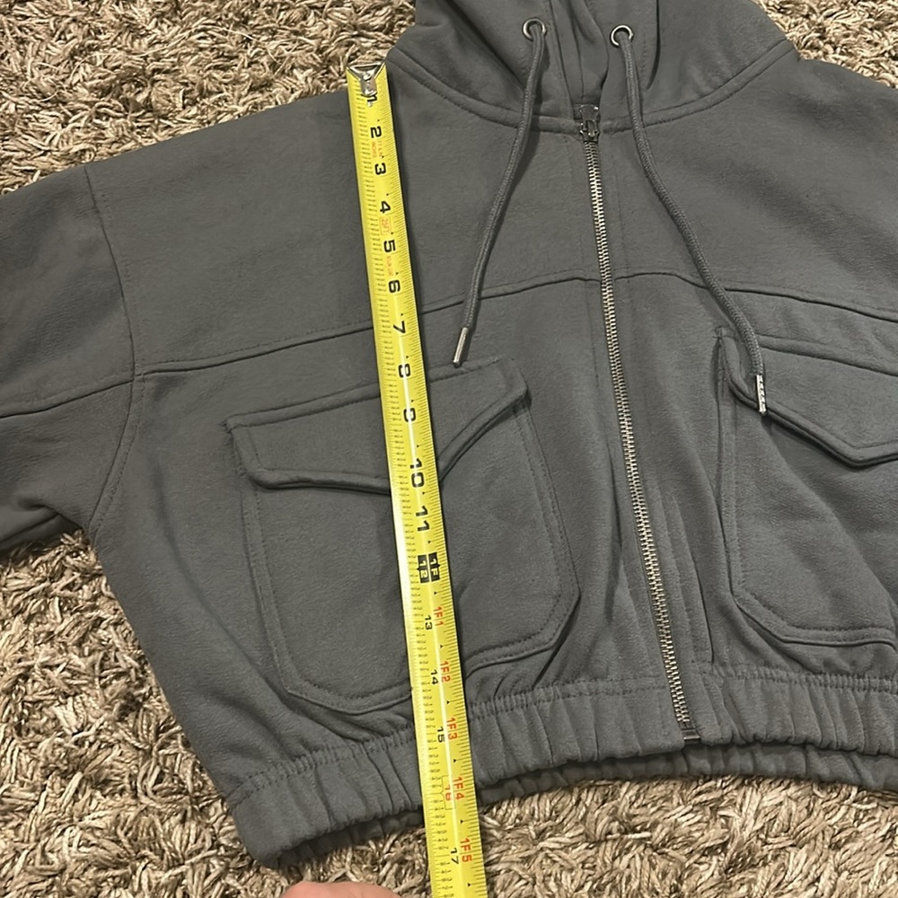 NWOT ASHLEY VINTAGE CHARM Cropped Gray Zipped Hoodie - Picture 8 of 12